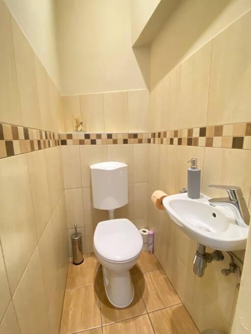 Orangehomes One Bedroom Comfy Apartment Budapest Bagian luar foto